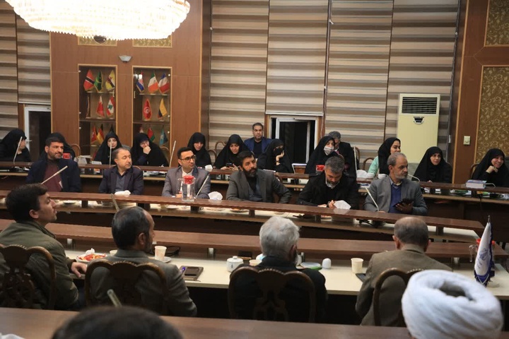 حضور رئیس و دبیر شورای ائتلاف در نشست با فعالین شورای ائتلاف استان البرز و مسئولین استانی