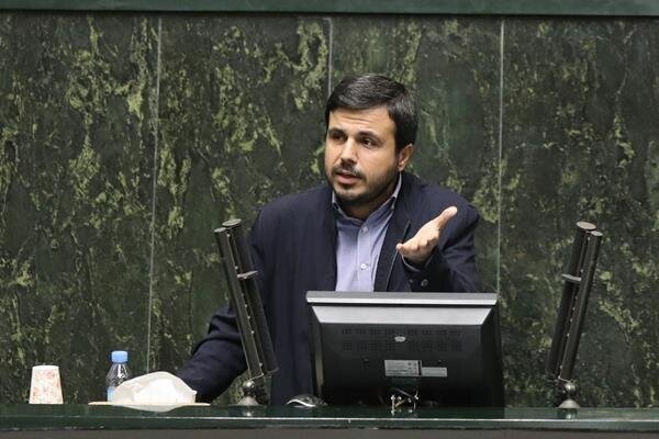 اعتراض نماینده تهران به مدل فعلی سربازی