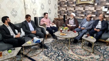 دیدار مسئولین شورای ائتلاف قزوین با قاری بین المللی قرآن